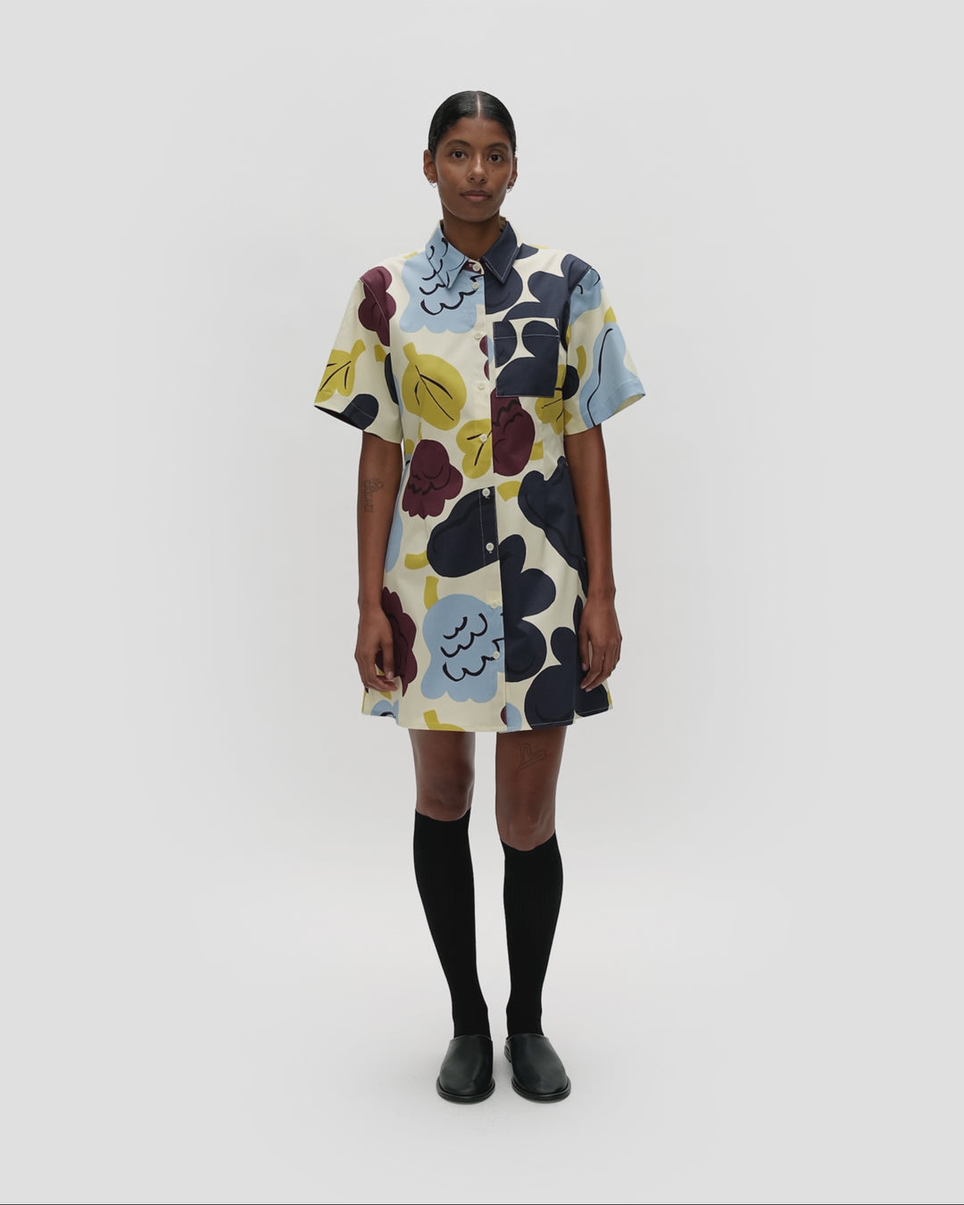 Seikkailu Kukasta Kukkaan Dress
