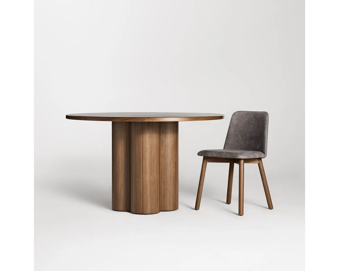 4/4 48" Round Dining Table